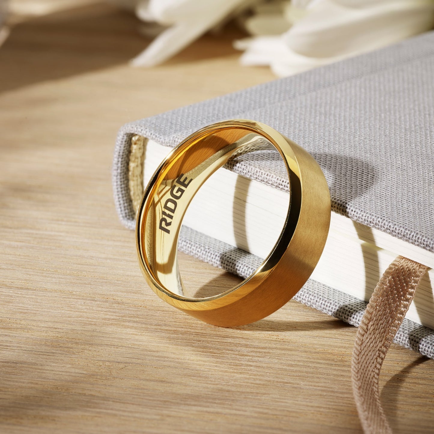 Ridge 8mm Beveled Ring Set - 24K Gold | Tantalum